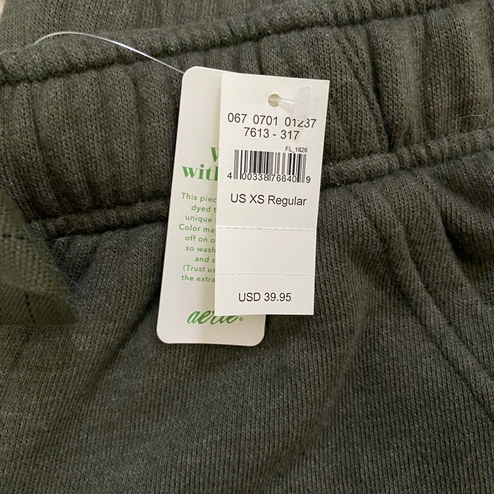 AE Sweatpants - Picture 4 of 5
